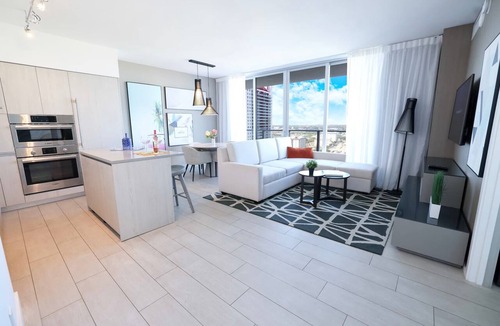 Hollywood South Central Beach Condo | Stunning 18th Floor Condo with Incredible Views