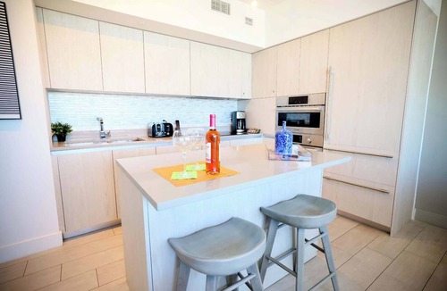 Hollywood South Central Beach Condo | Stunning 18th Floor Condo with Incredible Views