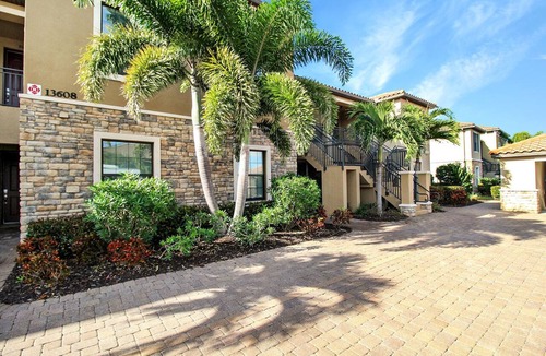 Braden River Condo | Stunning 2nd floor condo at Esplanade Golf & Country Club - Golf Included - Wait N Sea