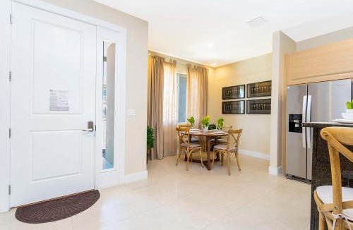 Florida Central Atlantic Coast House | Stunning 4 Bd Close To Disney @ Magic Village 3247