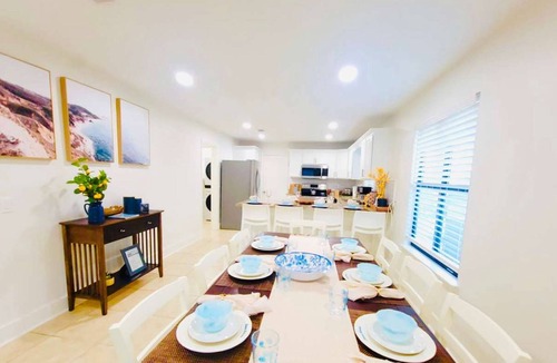 Thomas Drive House | Stunning 4BD Jacuzzi - 4 Min To Beach Panama City