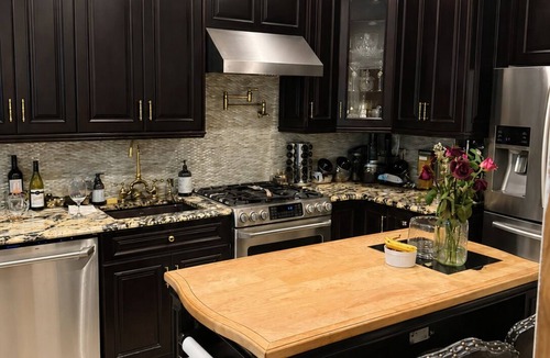 University Heights House | Stunning 5-bedroom luxury townhouse in University Heights, Bronx.