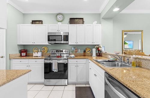 Naples Condo | Stunning "BlueWaters"Condo!/Apr.20-30th avail.! May15th-Oct. 15th-Golf FREE!