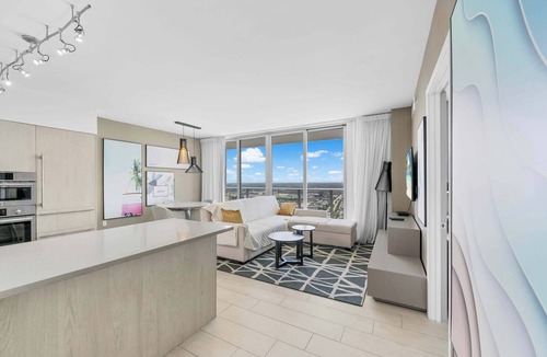 Hollywood South Central Beach Condo | Stunning High-Floor City View 1BR Hyde Beach House