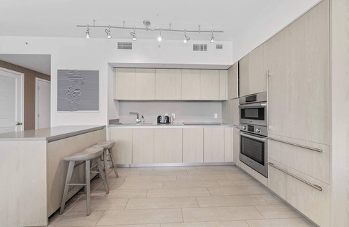 Hollywood South Central Beach Condo | Stunning High-Floor City View 1BR Hyde Beach House