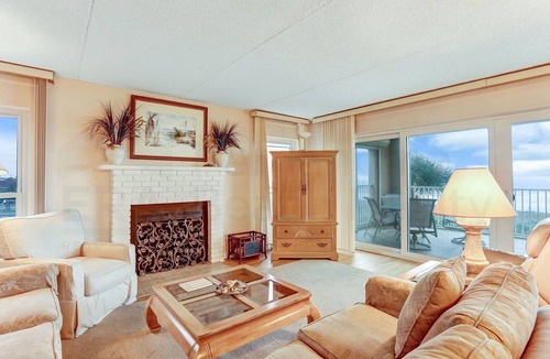 Fernandina Beach Condo | Stunning Ocean views from this 3 bedroom condo. Enjoy your piece of paradise.