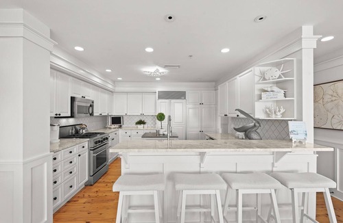 Gulf District Condo | Stunning Retreat Steps from Beach Walkover, Pool, and Beach Club