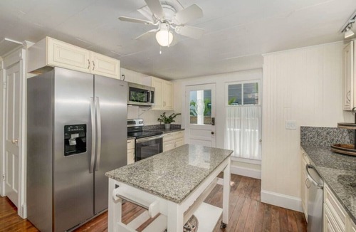 Melbourne House | Stunning River Views - Historic 3br Walk Dntn