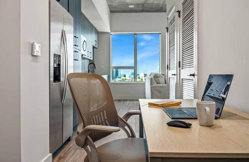 Channel District Apartment | Stunning Studio | New and Luxury | Free Parking!