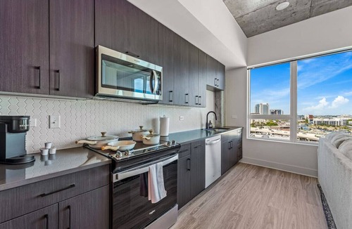 Channel District Apartment | Stunning Studio | New and Luxury | Free Parking!
