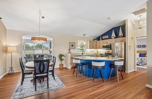 De La Vista House | Stunning sunsets, wildlife views & golf cart included for Villages lifestyle