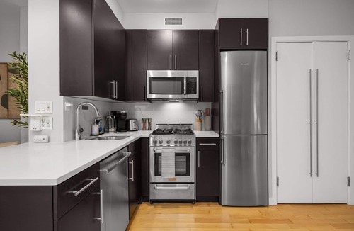 Ukrainian Village Apartment | Stylish 2BR Apartment in the Heart of East Village