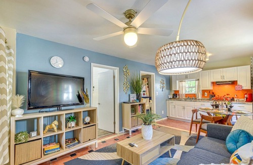 DeLand House | Stylish 2BR Downtown DeLand Outdoor Fire Pit & Relaxed Vibes