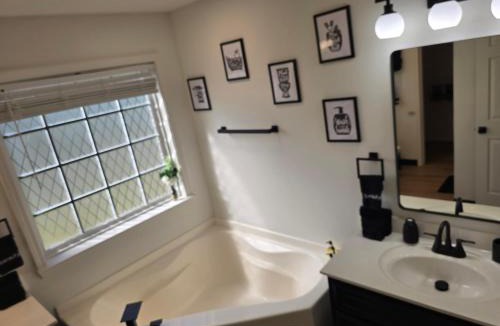 Clearwater House | Stylish 3bd 2bath home