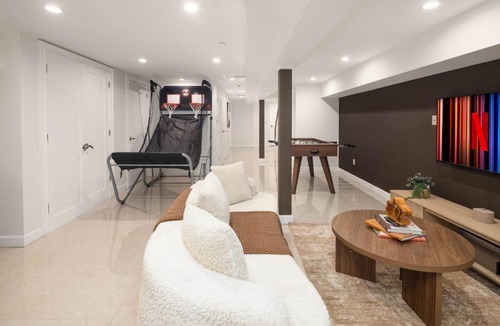 East Harlem Apartment | Stylish 3BR Designer Home in NYC