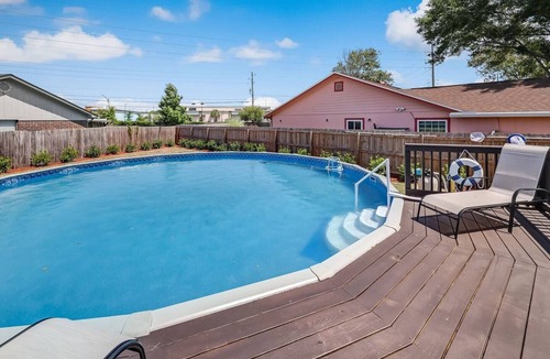 Westside House | Stylish 3BR Pool & Hot Tub Home Near NAS Jax, Great for Extended Stays