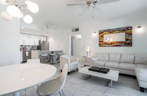 Key Biscayne Condo | Stylish Apartment in the Heart of Key Biscayne