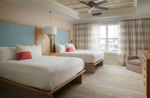 Holmes Beach Hotel | Stylish, Boutique, Two-Bedroom Villa with Fully-Equipped Kitchen and Balcony