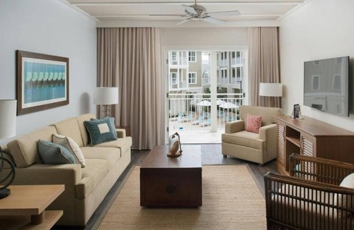 Holmes Beach Hotel | Stylish, Boutique, Two-Bedroom Villa with Fully-Equipped Kitchen and Balcony