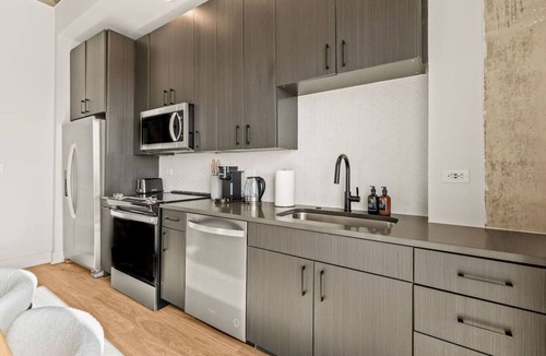 Channel District Apartment | Stylish Channelside Apartment | Close to DT & Ybor