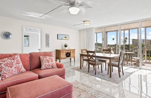 South Island Condo | Stylish condo w. water views, resort-style pool
