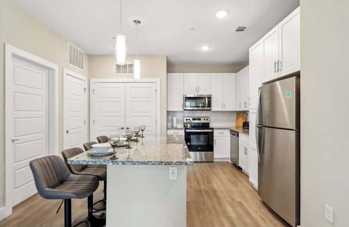Southeast Orlando Apartment | Stylish King Apt, Close to Disney & Pet-Friendly