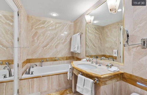 South of Fifth Hotel | Stylish Miami Beach Condo Oceanfront Hilton Pool Gym WiFi
