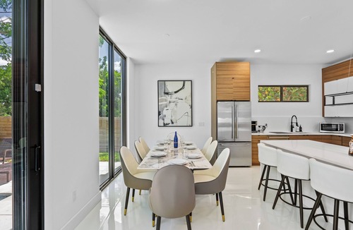 Southgate House | Stylish Pool Home 4BR Near Siesta Key "Palm Noir"