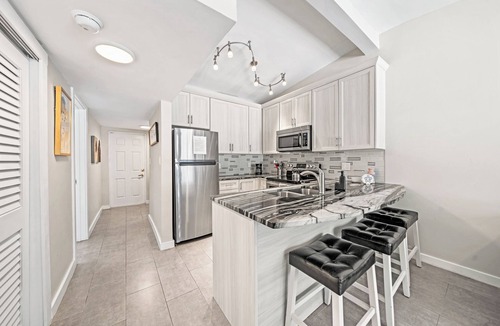 Orlando Beach Condo | Stylish Riverfront Villa W/Private beach access, Fire Pit, & BBQ Grills 🥂🌸