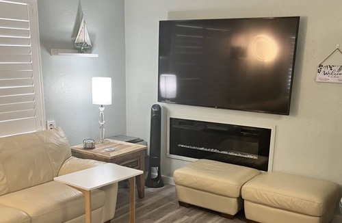 Disston Heights House | Stylish St Pete home, close to downtown and beaches. Fully updated!
