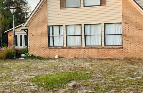 New Port Richey Apartment | Stylish studio/3 min Downtown New Port Richey.