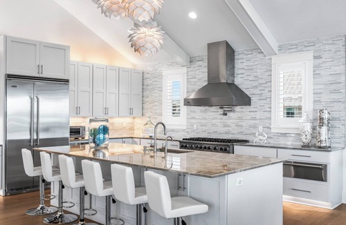 Grayton Beach House | Sugar Magnolia: Close to beach in Grayton w/Pool! 4 Kings + 6 Bunks; sleeps 14