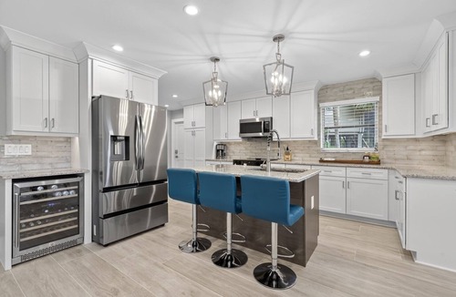 Sanibel House | Sugarfish: 3 BR/3BA Perfect Near Beach Getaway!