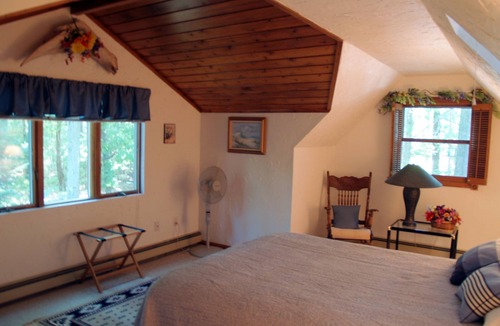 Mayfield Bed & Breakfast | Suite with private sauna & Jacuzzi on Lake Dubonnet located near Traverse City