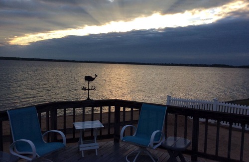 Noyack House | SUMMER AUGUST & SEPTEMBER PRIVATE BEACH ON NOYAC BAY SAG HARBOR SPECTACULAR!