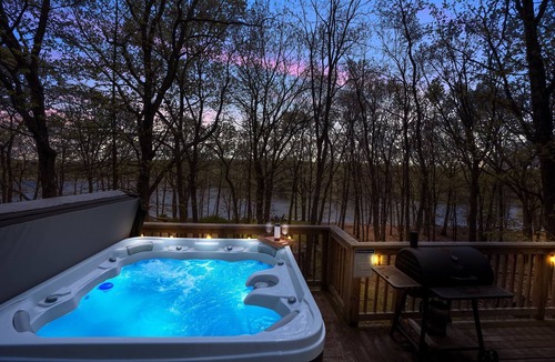 Pocono Mountain Lake House | Summer Deal! | Lakefront, Hot Tub, Kayaks, Pets Games, Fireplace