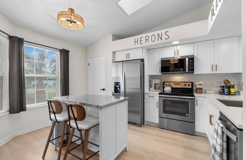 Sandalwood House | Summer Oasis - Herons Place Luxury in Jax