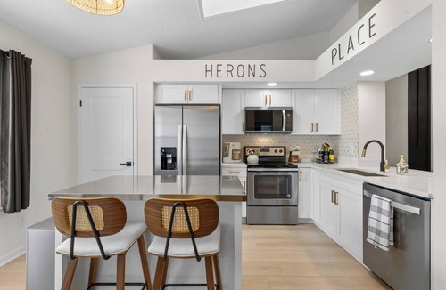 Sandalwood House | Summer Oasis - Herons Place Luxury in Jax