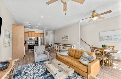 Long Beach Hotel | Summer Specials! 900 Feet to the Beach! 5 BR 4 1/2 Baths with Game Room and Pool