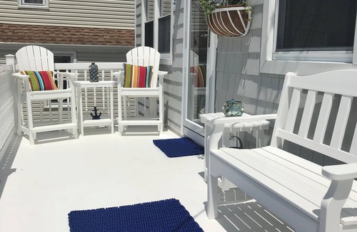 North Beach Haven House | Summer Weekly Rental - 2nd Floor Duplex - 5 Houses from the Beach