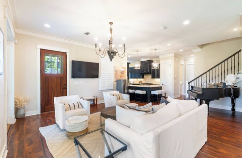 Lakeside at Blue Mountain Beach House | Summers not over! Discounts offered, walk to the beach, community pool.