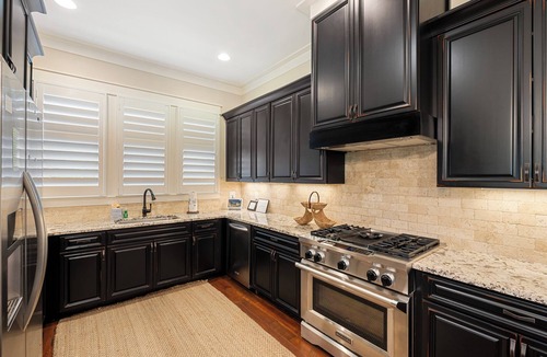 Lakeside at Blue Mountain Beach House | Summers not over! Discounts offered, walk to the beach, community pool.