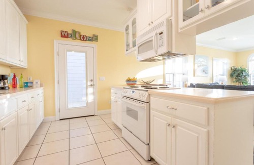 Lullwater Beach Apartment | Summertowne By BlueSwell