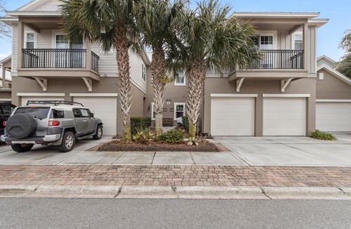 American Beach Apartment | Summerwoods 1903 condo