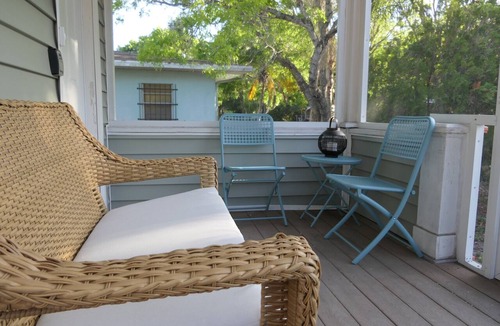 Altamont Manor Apartment | Sun, beach, and great savings: huge discounts on holiday destinations!
