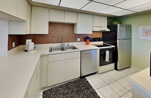 Mid Island Condo | Sun Caper 805 | Oceanfront Condo - Balcony, Pool + Beach Access
