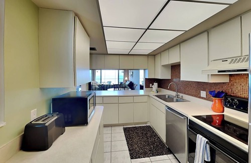 Mid Island Condo | Sun Caper 805 | Oceanfront Condo - Balcony, Pool + Beach Access