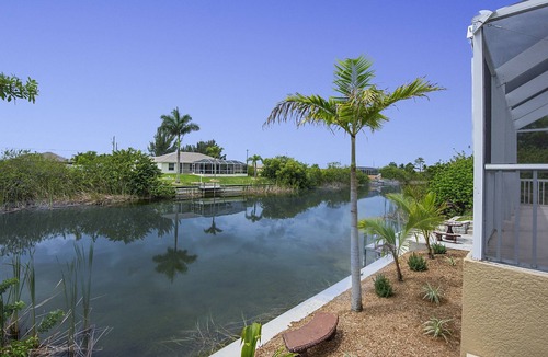 Mariner House | Sun & Fun! The Ideal Destination. Modern, Family Friendly Waterfront Home.