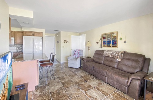 Oakland Hills Villa | Sun Saver, Sleeps 6, full refund*, NO pool.