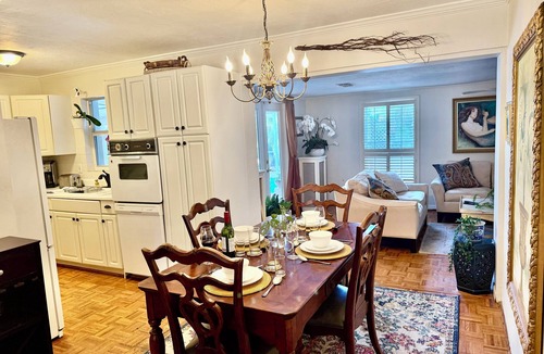 Arlington Park House | Sun & Splash Retreat Minutes to Beach + Downtown